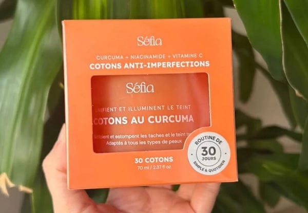 Photo d'Alice : sa boîte de Cotons Anti-Imperfections